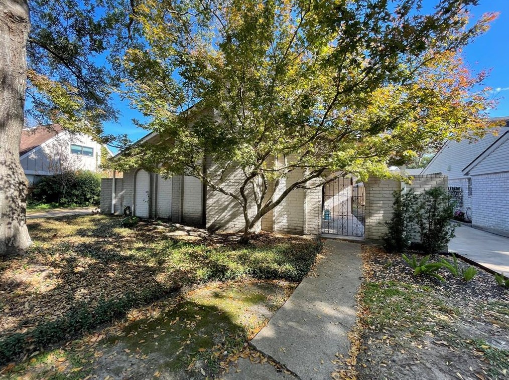 2814 Shadowdale Dr, Houston, TX 77043