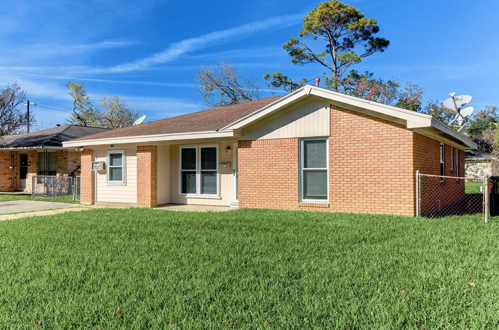 7310 Carver Ave, Texas City, TX 77591