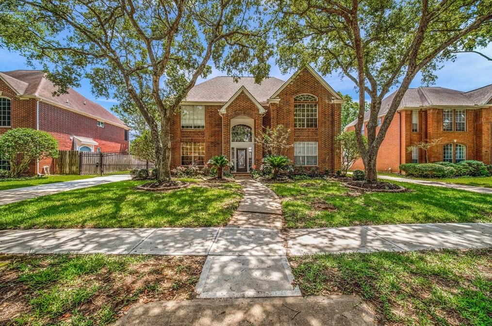 2735 Oakland Dr, Sugar Land, TX 77479
