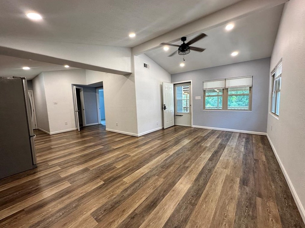 140 Ivanhoe Dr E, Woodville, TX 75979