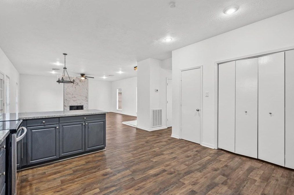 17119 Broken Back Dr, Crosby, TX 77532