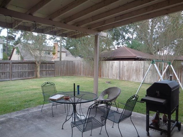 11430 Valley Stream Dr, Houston TX  77043-4625 exterior