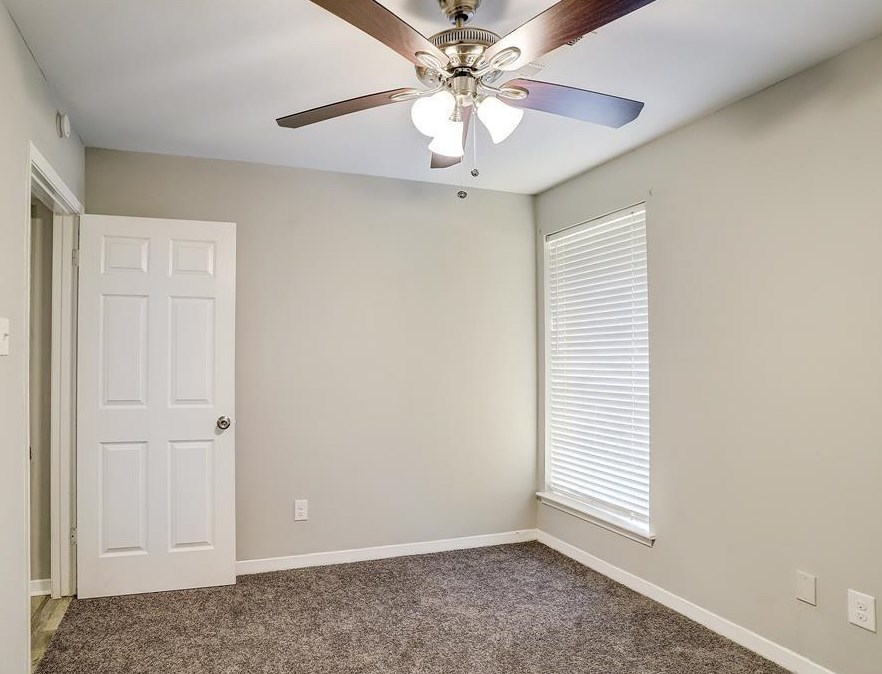 147 Greyfriar Dr, Houston TX  77037-2929 exterior