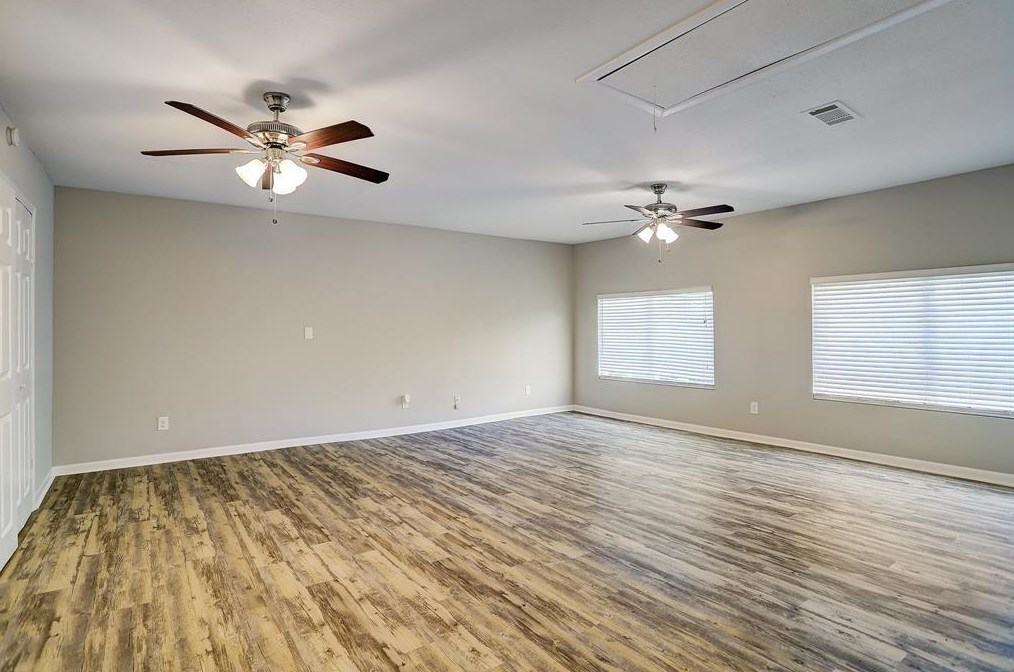 147 Greyfriar Dr, Houston TX  77037-2929 exterior