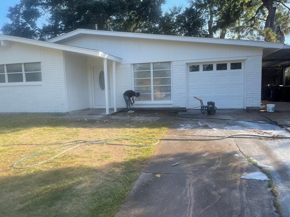 7203 Leader St, Houston TX  77074-3421 exterior