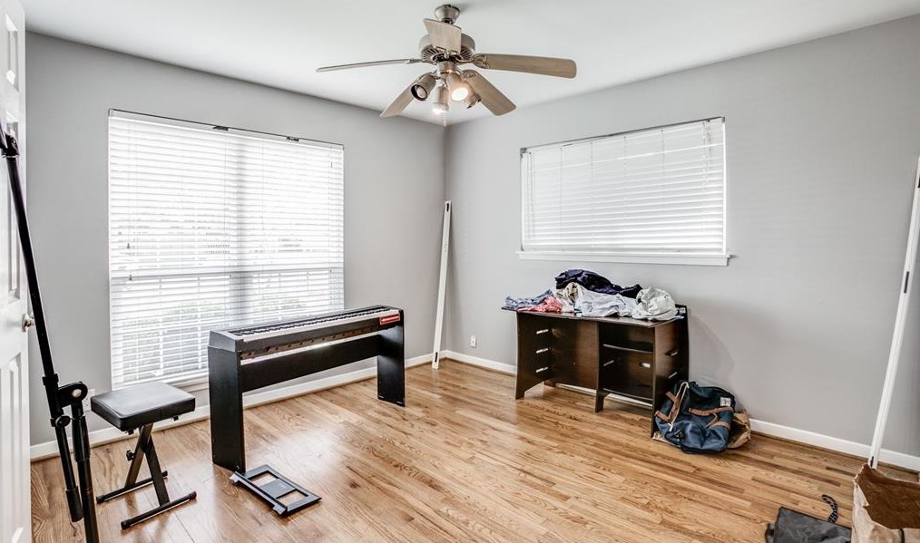 1329 Conrad Sauer, Houston TX 77043-4308 exterior