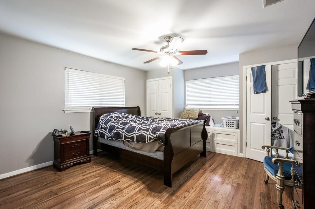 1329 Conrad Sauer, Houston TX 77043-4308 exterior