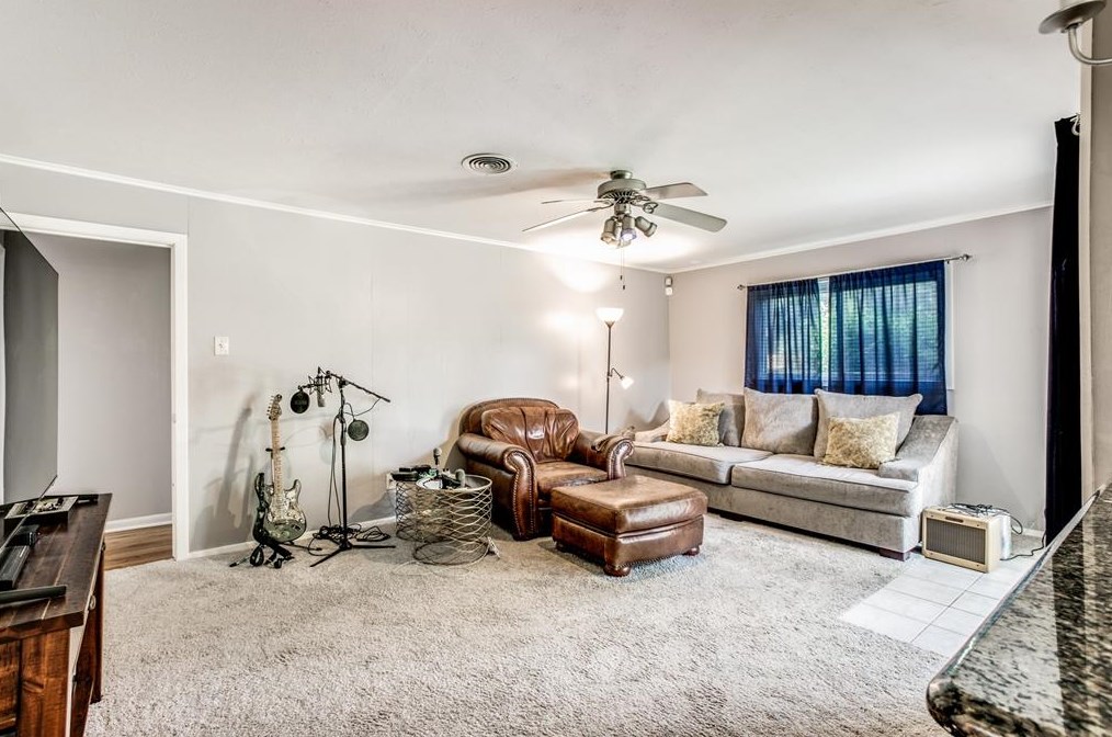 1329 Conrad Sauer, Houston TX 77043-4308 exterior