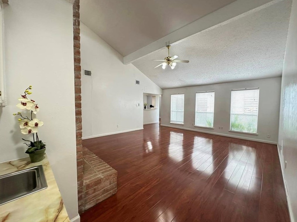 4135 Yupon Ridge Dr, Houston, TX 77072