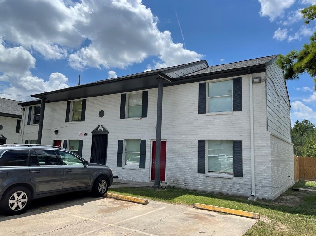 703 Barren Springs Dr, Houston TX  77090-5382 exterior