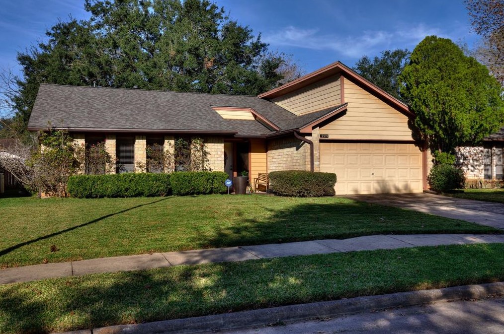 2519 Buffalo Trl, Sugar Land, TX 77479-1639