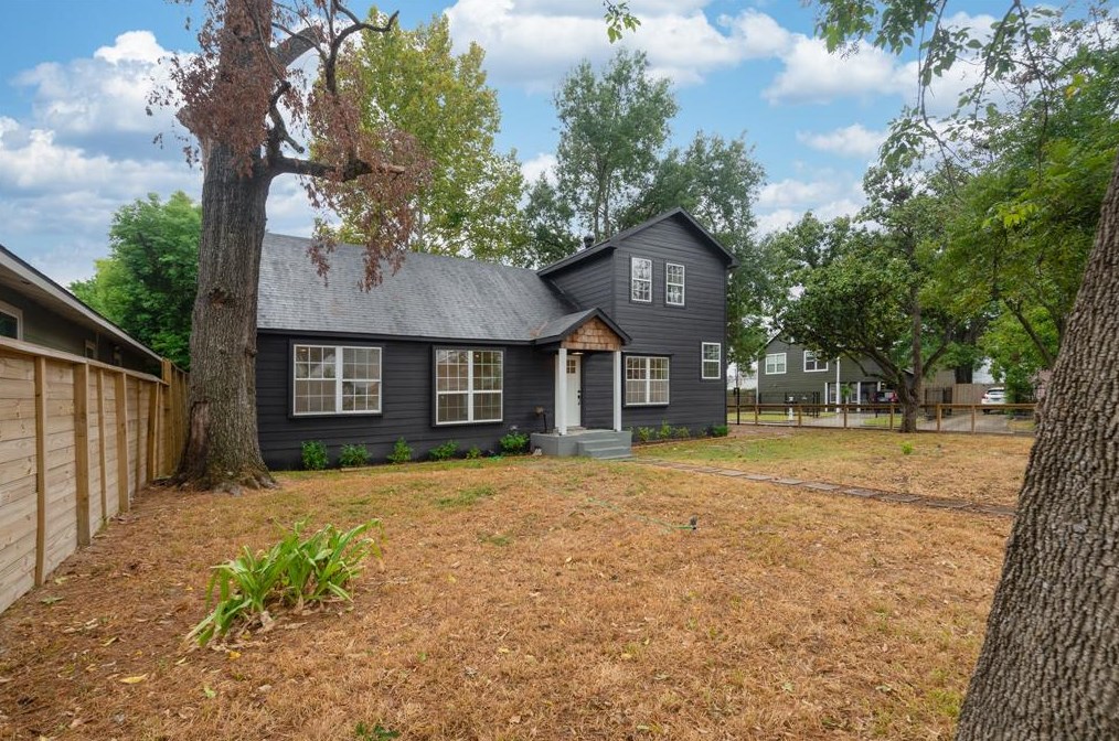 302 Moody St, Houston, TX 77009