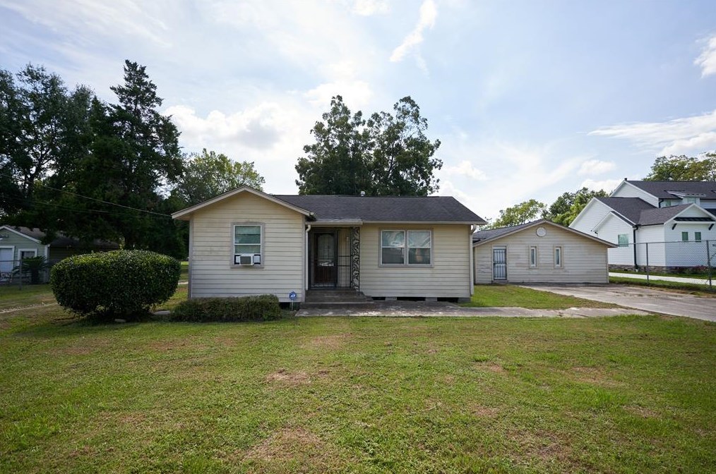 7412 Finch St, Houston TX  77028-3007 exterior