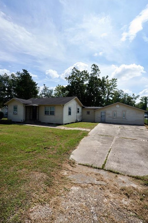 7412 Finch St, Houston TX  77028-3007 exterior
