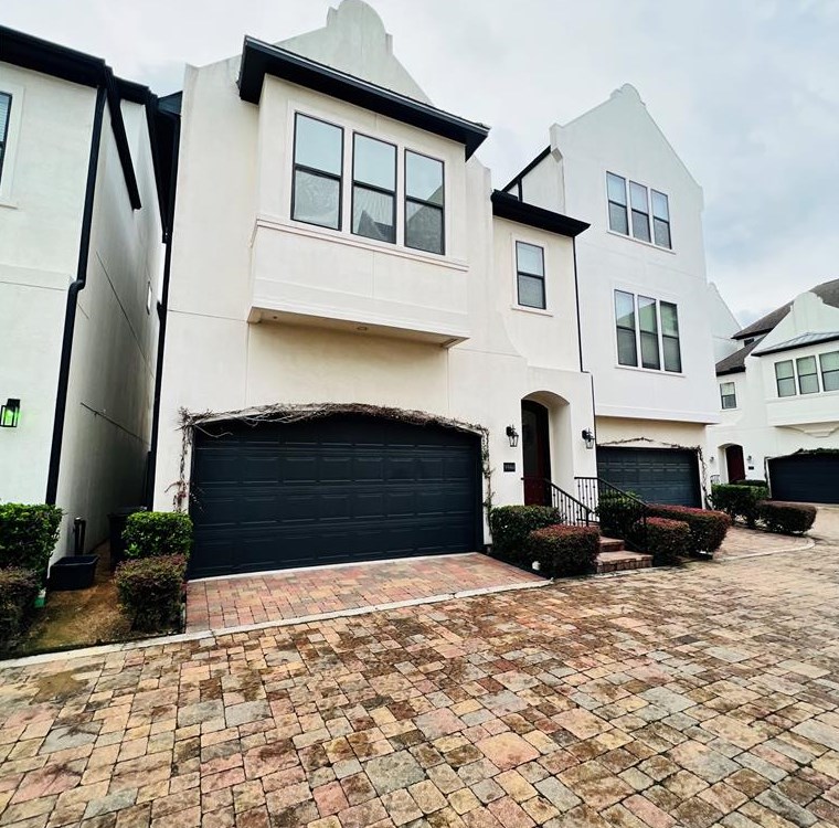9944 Woodwind Ln N, Houston, TX 77025