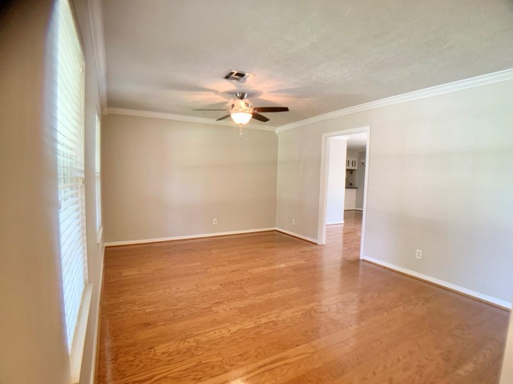 9634 Fairdale Ln, Houston TX  77063-3714 exterior