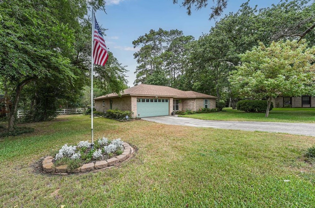 19805 Lakelane Dr W, Humble, TX 77338