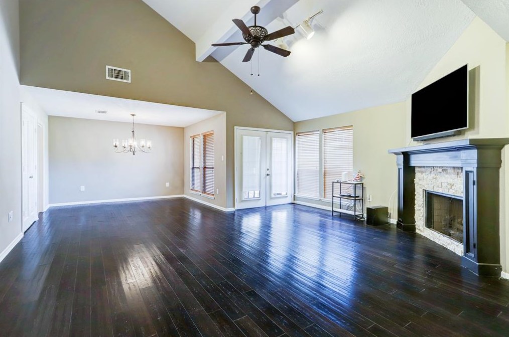 16047 Golf Club Dr, Crosby, TX 77532