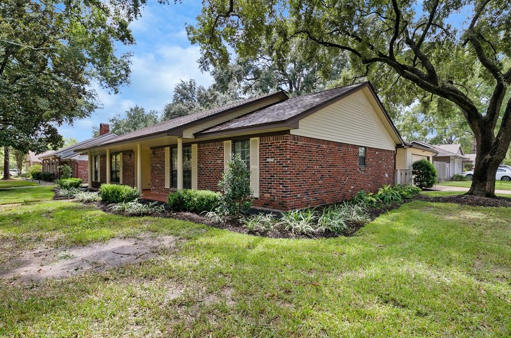 2535 Southwick St, Houston, TX 77080