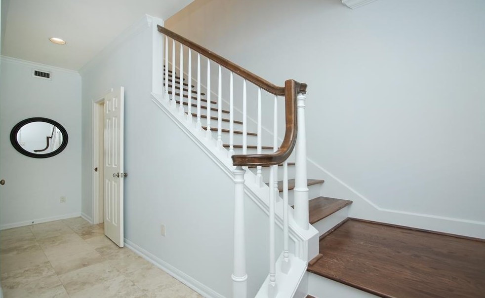 2901 Bammel Ln, Houston TX  77098-1144 exterior