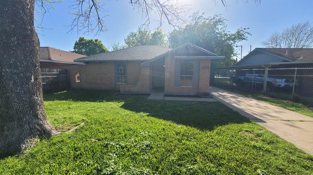 11006 Vailview Dr, Houston, TX 77016-2238