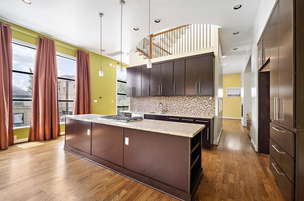 4808 Chenevert St, Houston TX  77004-5625 exterior
