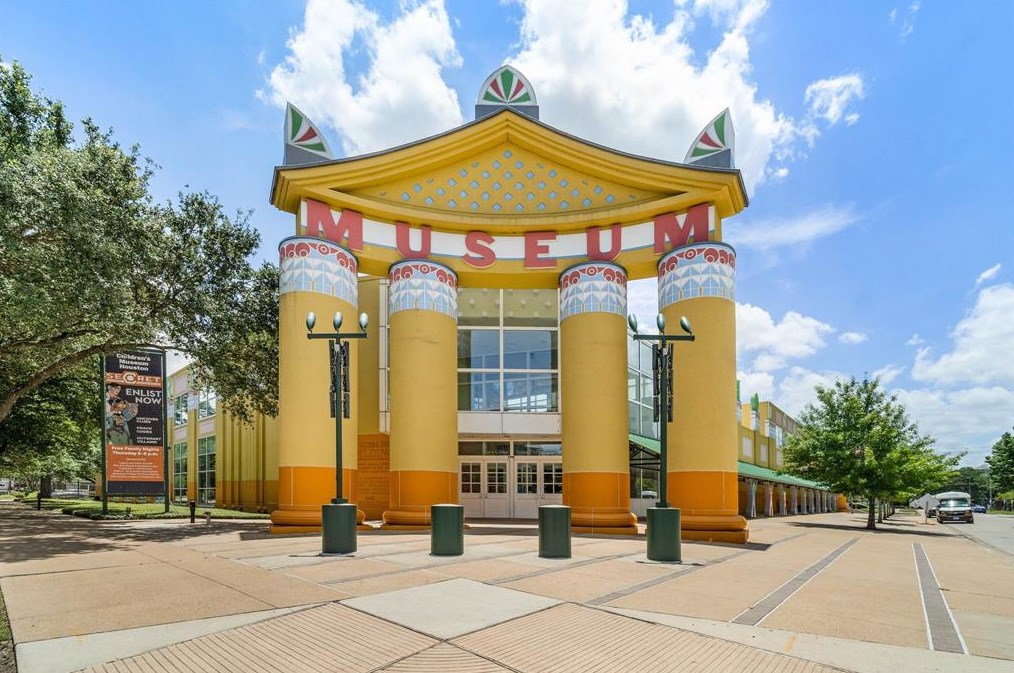 4808 Chenevert St, Houston TX  77004-4127 exterior