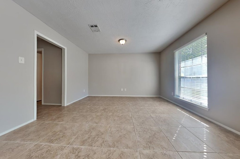3223 Silver Falls Dr, Humble, TX 77339