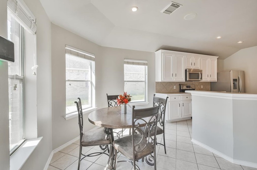 7143 Hot Crk Trce, Humble TX 77346-3097 exterior