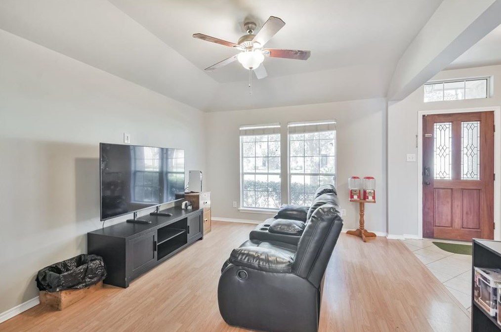 7143 Hot Crk Trce, Humble TX 77346-3097 exterior