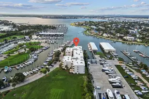 1302 Marina Bay Dr, Kemah, TX 77565 - Photo 6