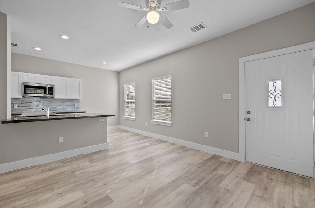 1026 Clinton Park St #a, Houston, TX 77029