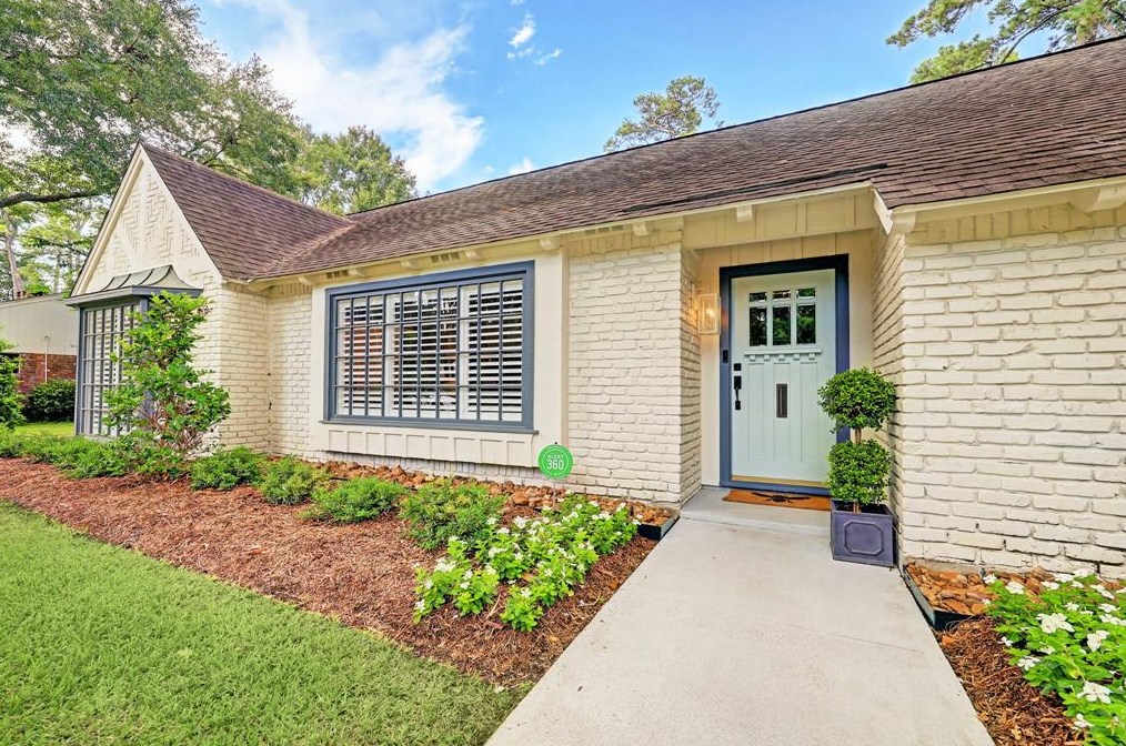12106 Cobblestone Dr, Houston, TX 77024-4219