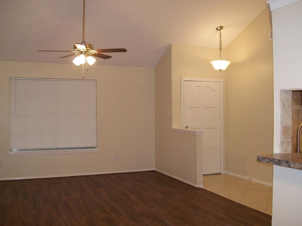 2617 Knoxville Dr, League City, TX 77573