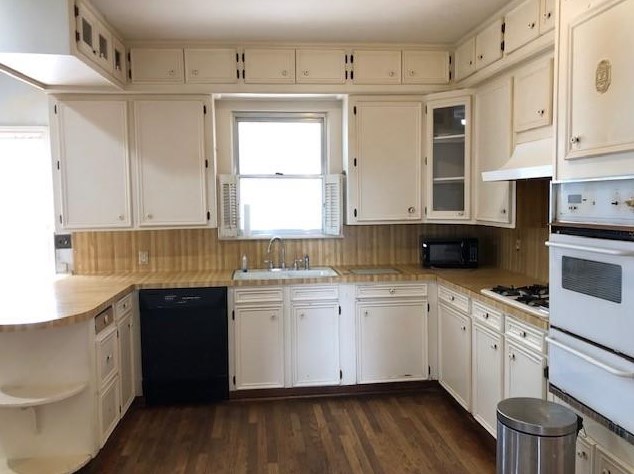 406 Belknap St, Sugar Land, TX 77478-3263