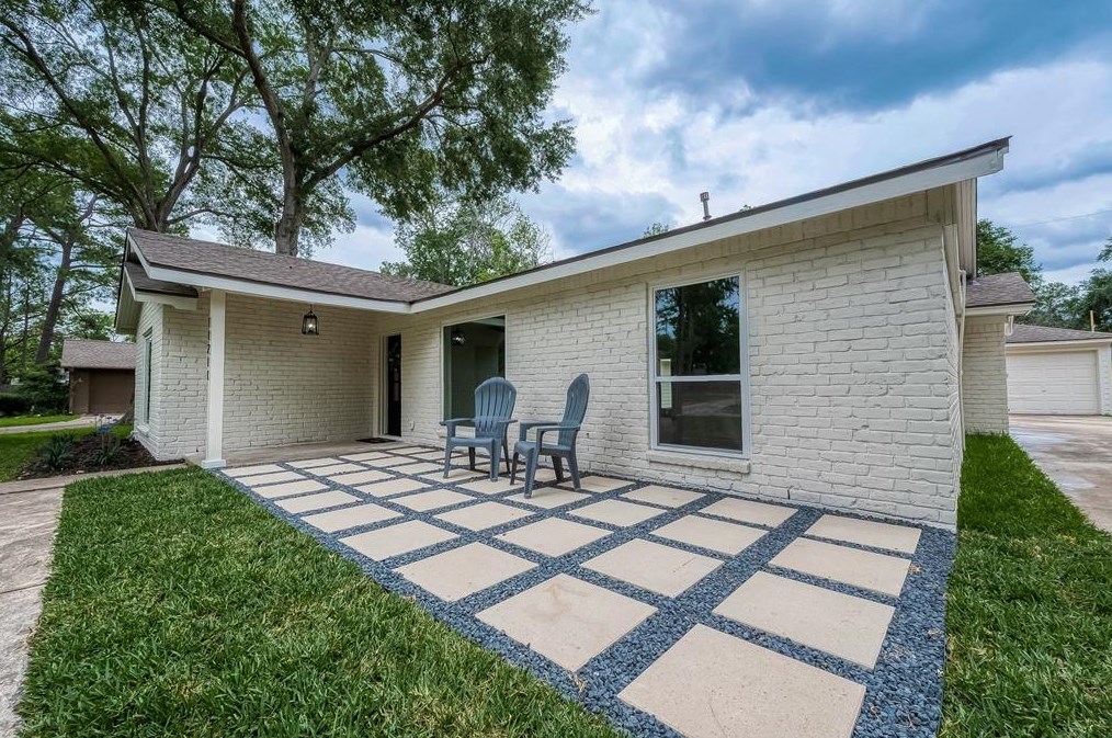 11211 Timberline Rd, Houston, TX 77043-4640