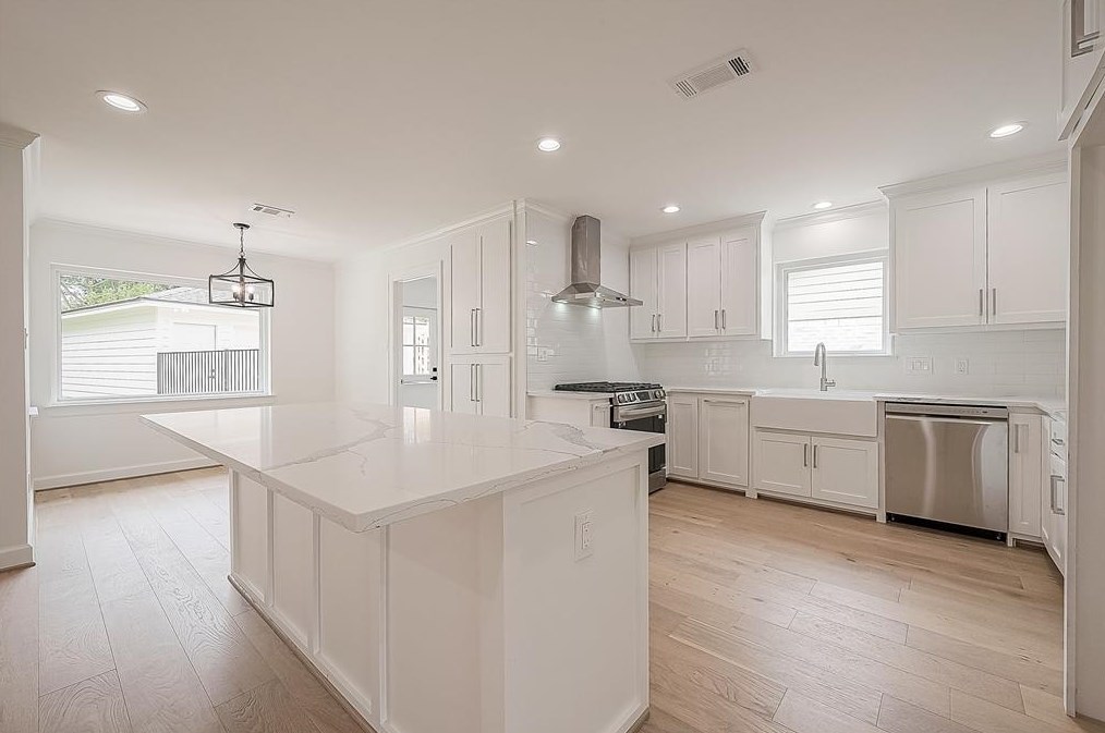 11211 Timberline, Houston TX  77043-3829 exterior