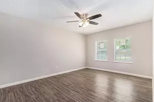 1310 N 7th St, Conroe, TX 77301 - Photo 10