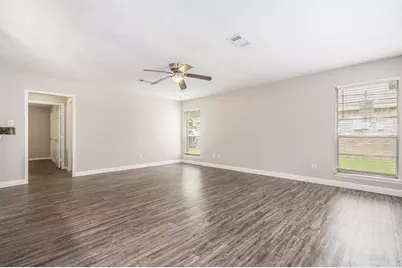 1310 N 7th Street, Conroe, TX 77301 - Photo 4