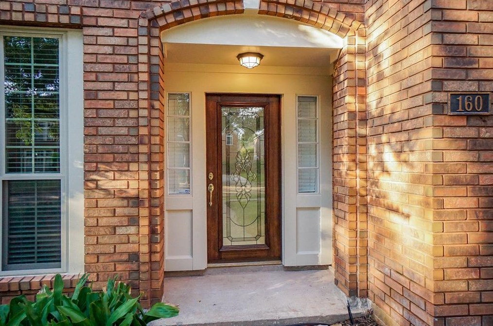 160 Hall Dr, Sugar Land, TX 77478-3851