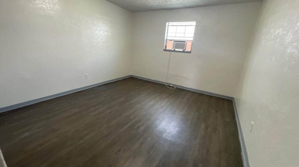 2811 Broad #32, Houston, TX 77087