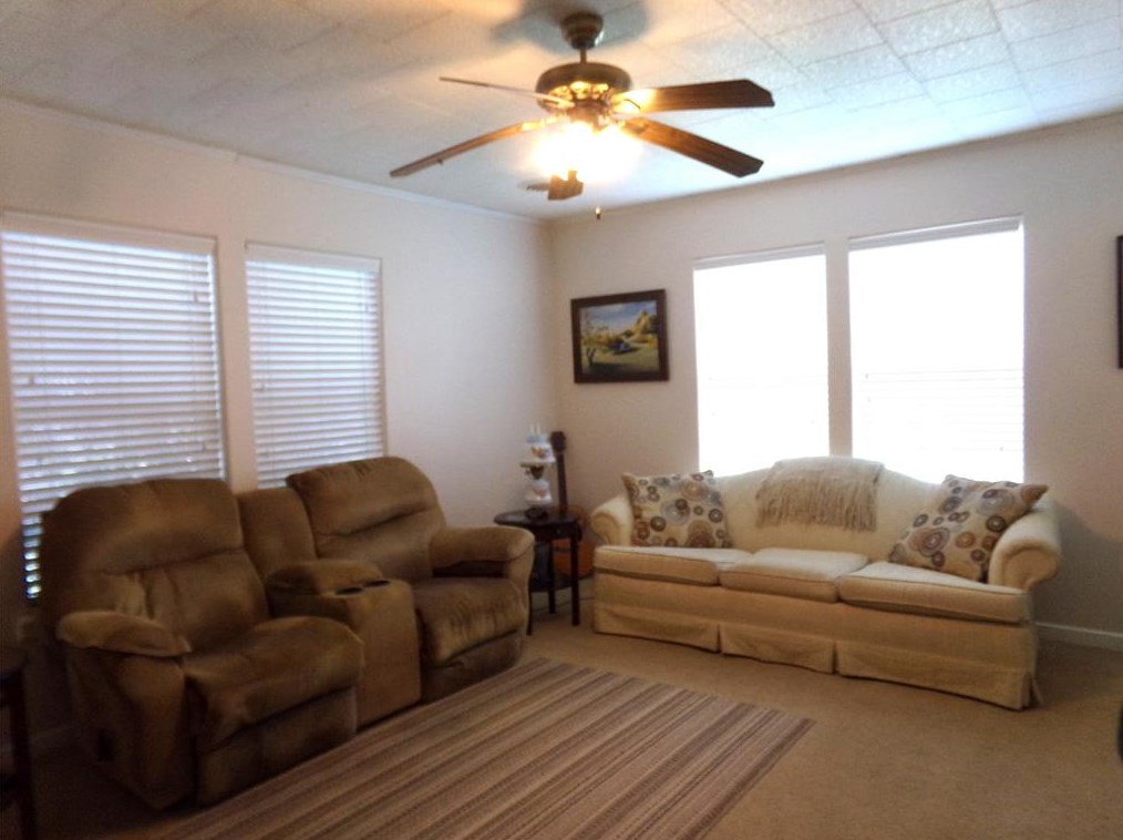 403 W Grange St, Borden, TX 78962