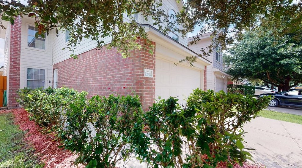 13979 Maximos Dr, Houston TX  77083-8045 exterior