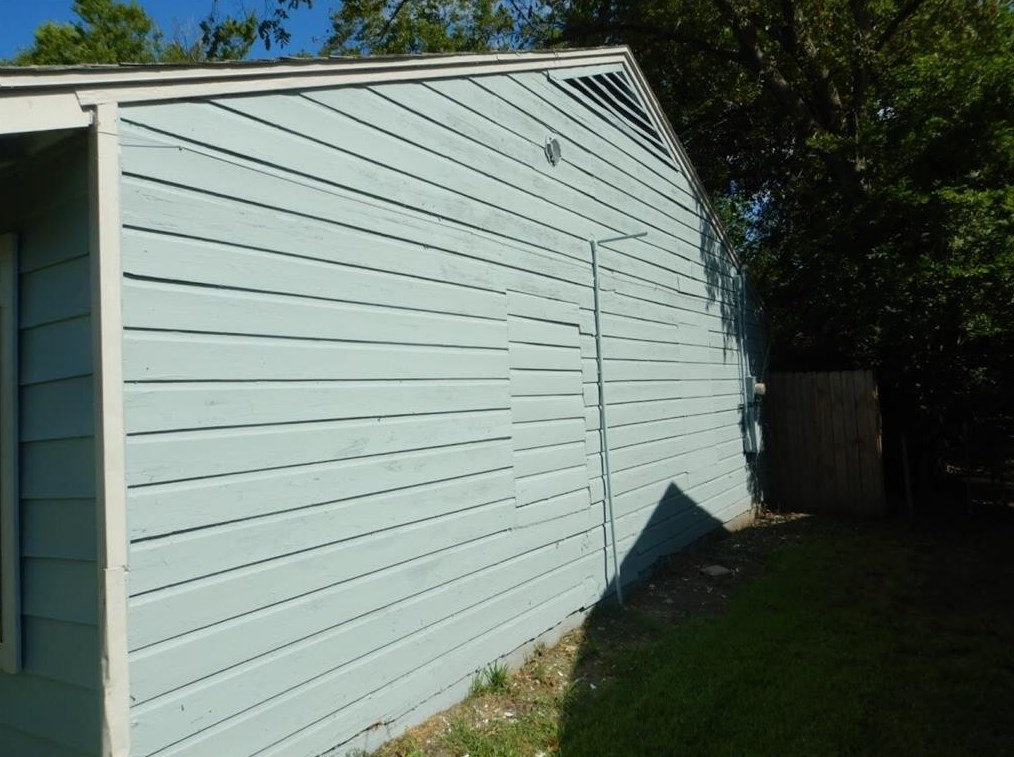 5911 Southwind St, Houston, TX 77033-2031