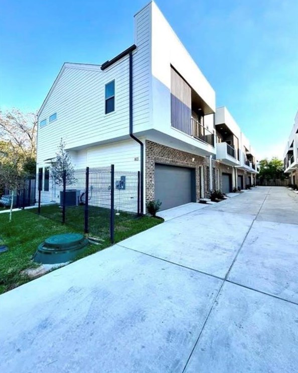 803 Thornton Rd #c, Houston, TX 77018