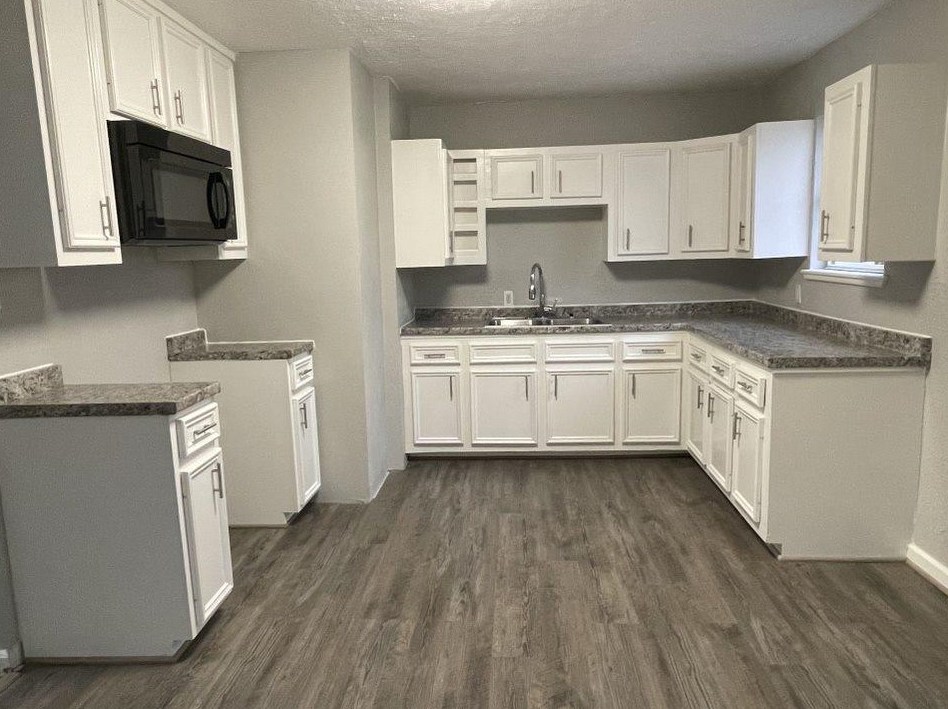 3121 Barberry Dr, Houston TX  77051-3507 exterior