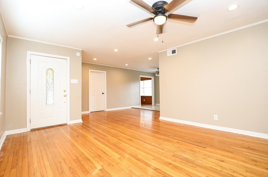 4846 Willowbend Blvd, Houston TX  77035-3501 exterior