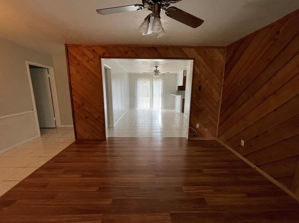 7015 Pine Vista Ln, Houston TX  77092-1012 exterior