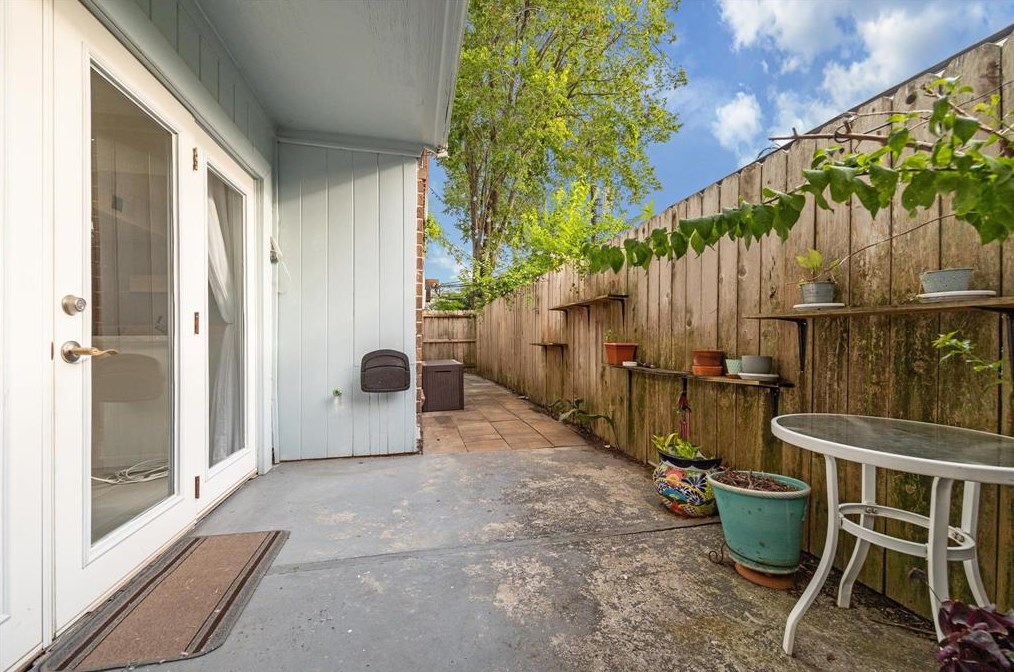 505 Westcott St Apt 104, Houston, TX 77007