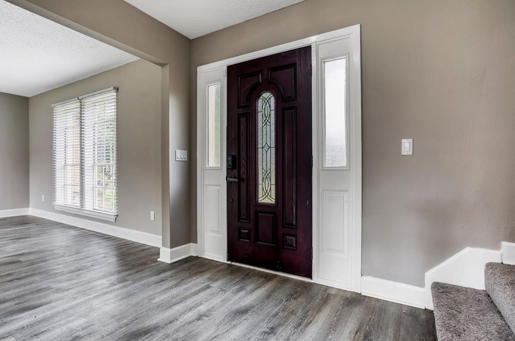 9626 Oldenburg Ln, Houston, TX 77065-4433